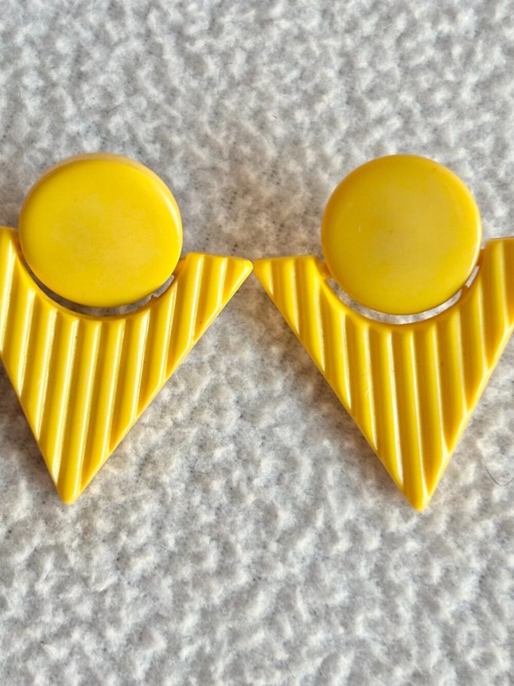 Vintage 1980s Yellow Plastic Geometric Clip Earrings